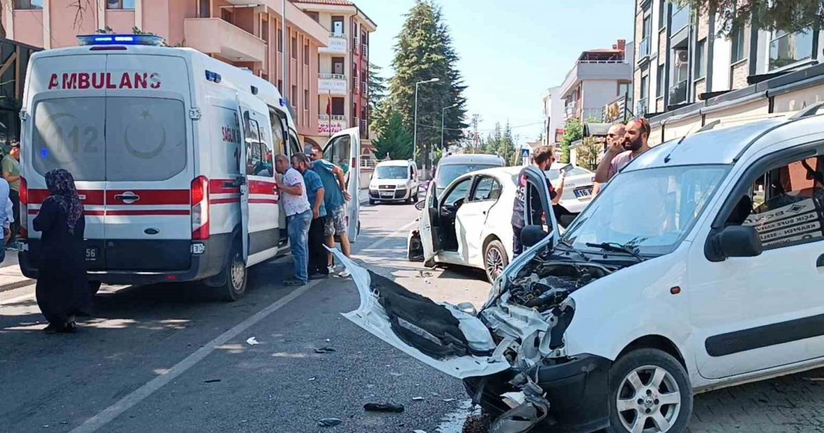 duzcede trafik kazasi 1i bebek 5 yarali P7dSfPdN.jpg