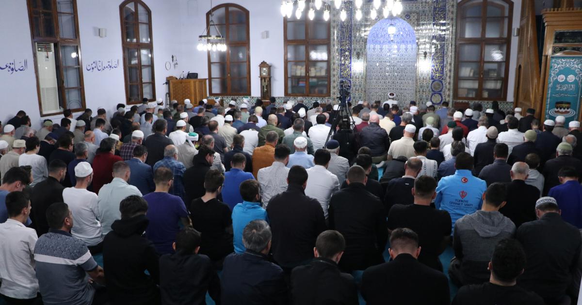 diyanet isleri baskani erbas sakaryada sabah namazi programina katildi IanBqlfA.jpg