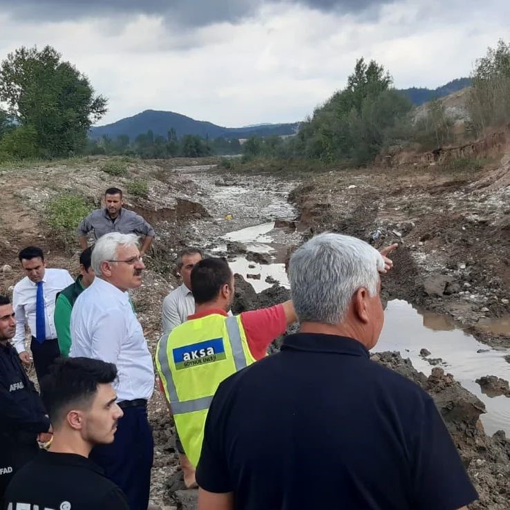 AŞIRI YAĞIŞLAR SU TAŞKINLARINA NEDEN OLDU