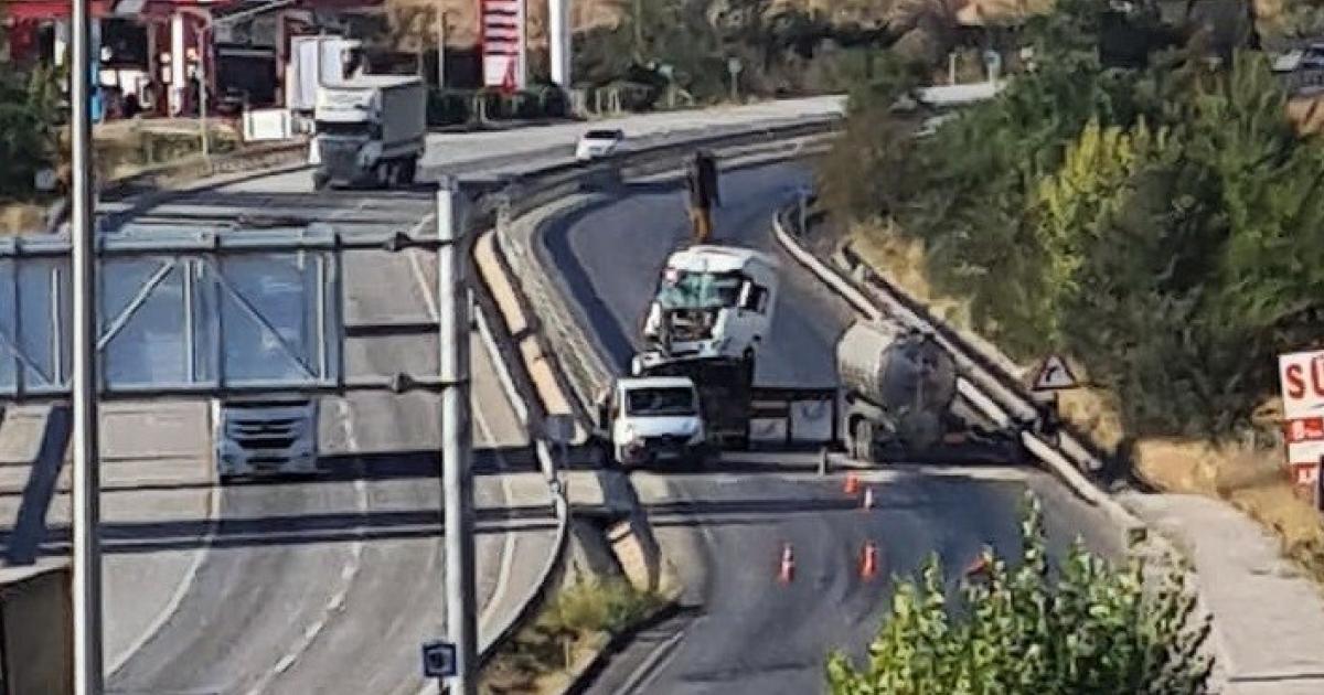 kastamonu tosyada iki tir carpisti VUugQaSF.jpg