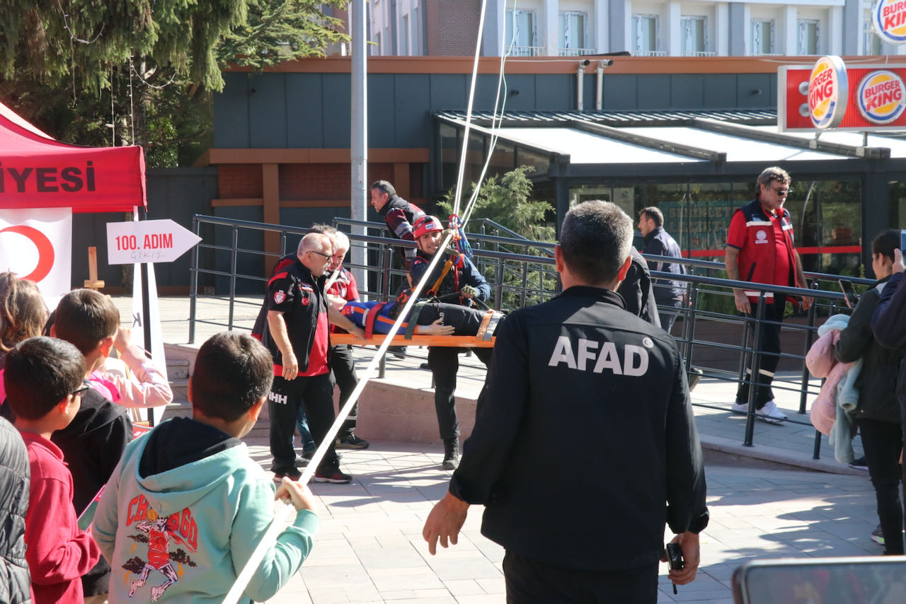 Bolu'da afet eğitimi "meydan"a taşındı