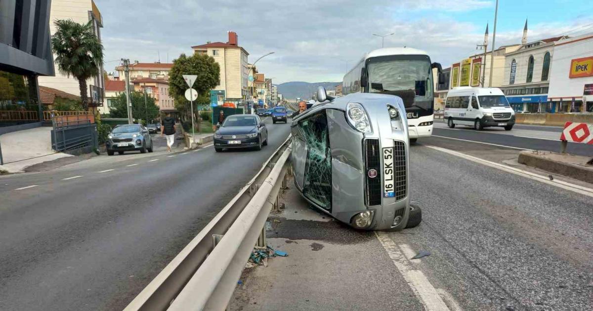 kocaelide refuje carpan otomobil yan yatti lZxIE8ZR.jpg