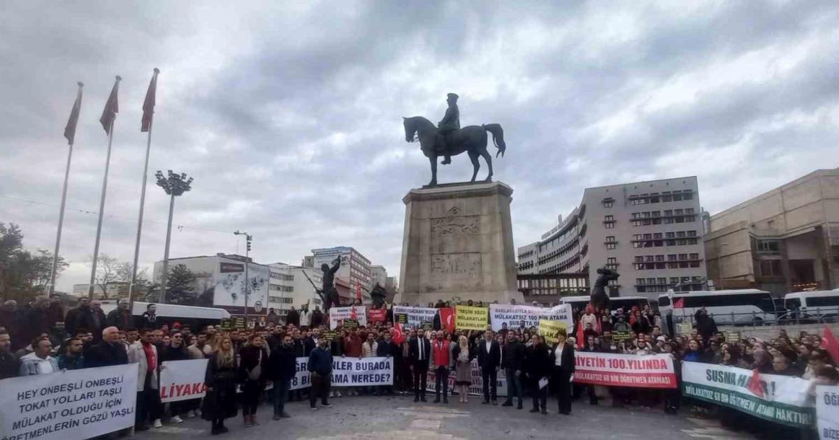 atanmayan ogretmenler ankarada eylem yapti yZnxDgRs.jpg