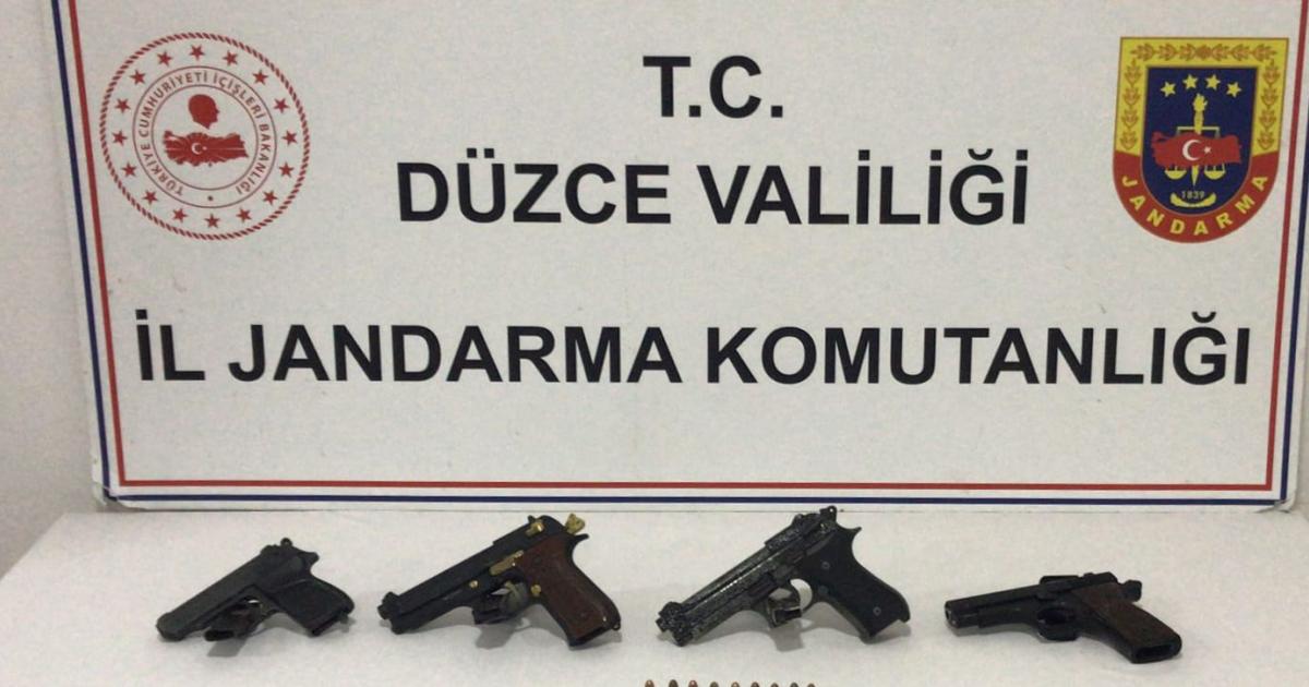 duzcede 2 zanli ruhsatsiz silahtan yakalandi ysb6P6sY.jpg