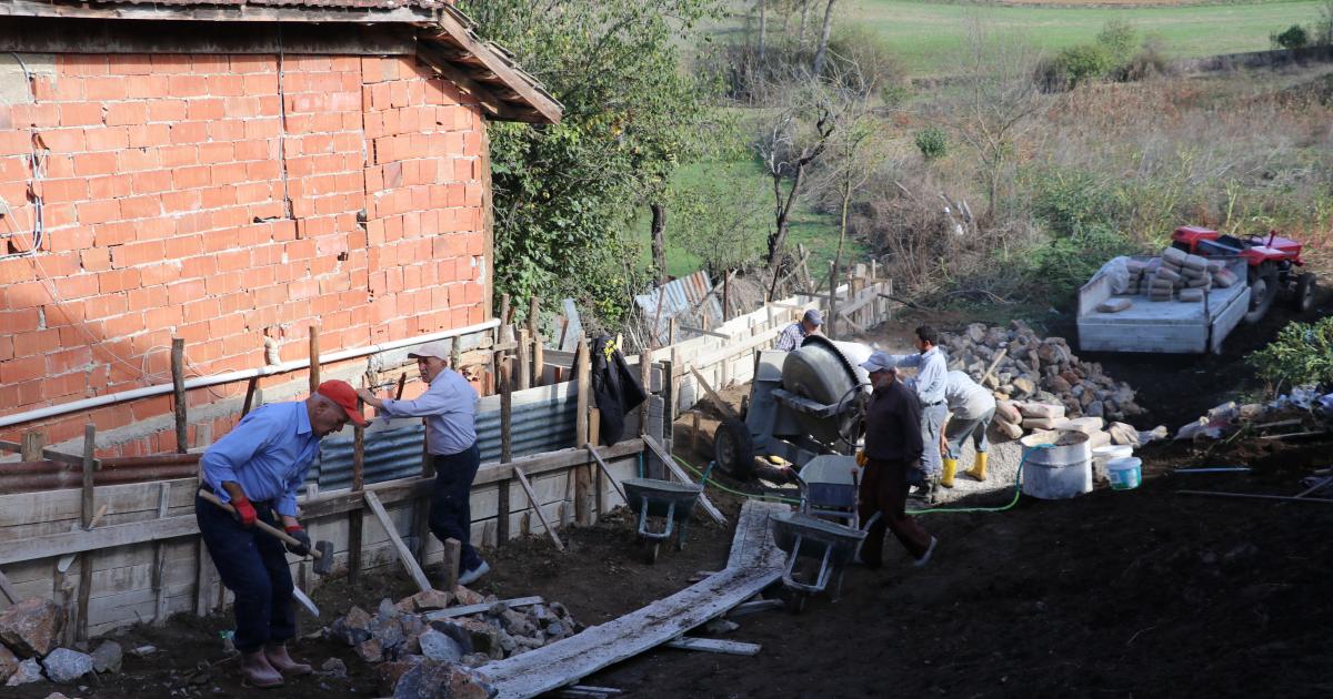 karabukte koyluler imece gelenegini yasatiyor fLE3jybc.jpg