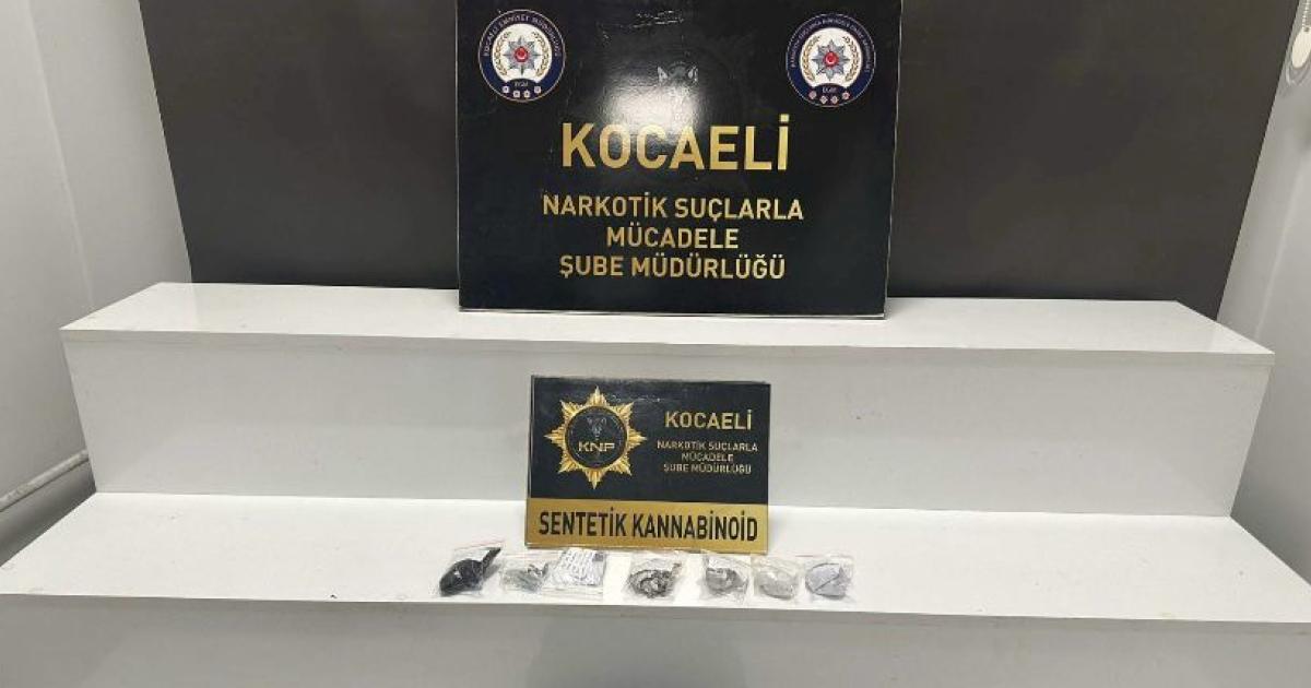 kocaelide uyusturucu operasyonu 3 supheli tutuklandi t81Qy4ue.jpg