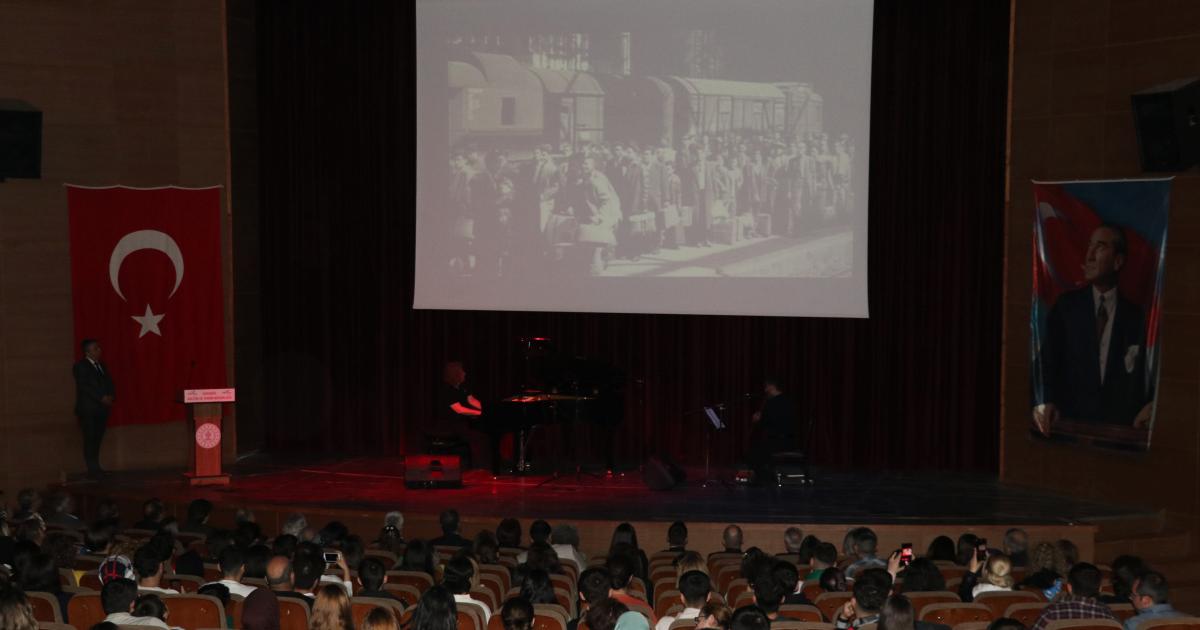 piyanist ugurlu karabukte konser verdi FKGOTBlS.jpg