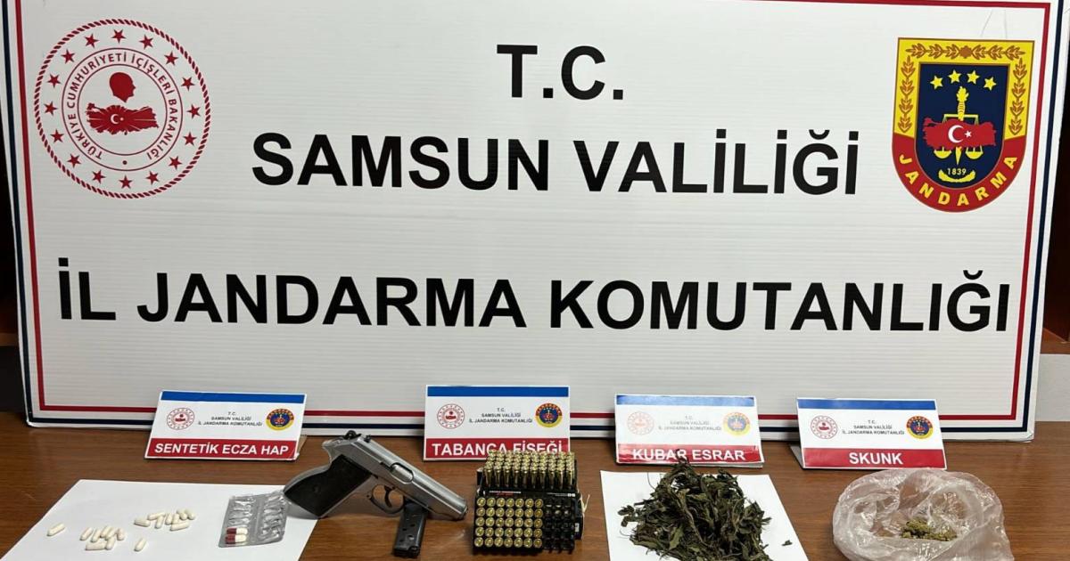 samsunda uyusturucu tacirleri kiskivrak yakalandi Gr8SpdAA.jpg