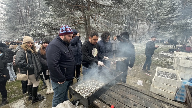 Abant Gölü Milli Parkı'nda hamsi festivali düzenlendi