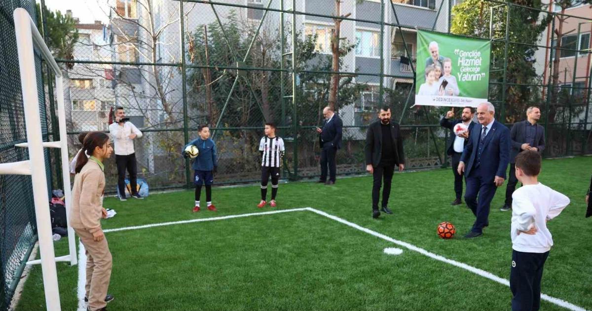 kocaeli derinceye yeni futbol sahasi 8UnTg33f.jpg