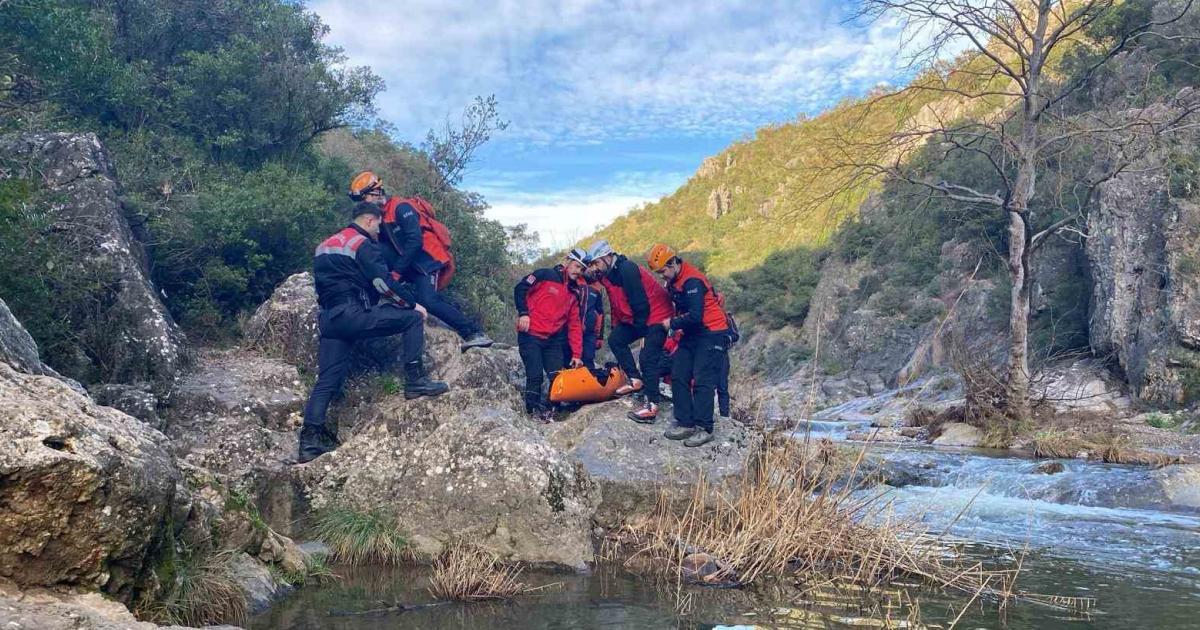 kocaeli gebzede kanyondan dusen sahis 2 saatte kurtarildi MqtltsQT.jpg