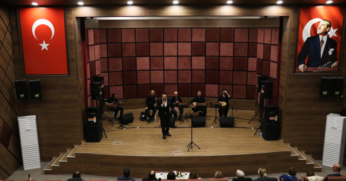 trt sanatcilari kastamonuda konser verdi v7kLeVGz.jpg