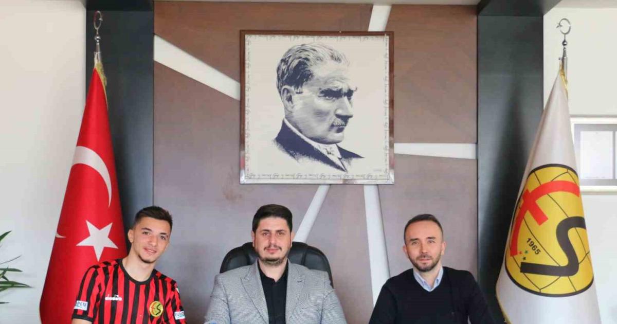 eskisehirspor 2 yeni transferini resmen duyurdu Jn9Y8Ugi.jpg