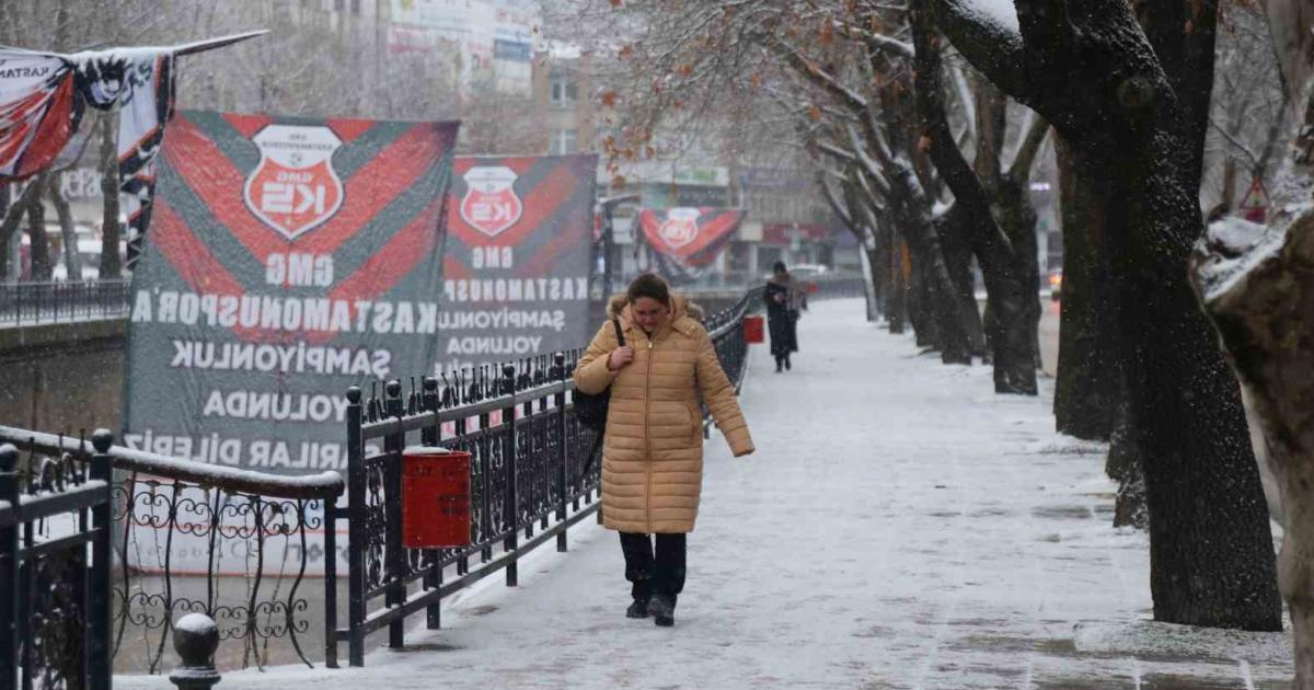 kastamonuda vatandaslar yeni gune karla uyandi VZIDmpJg.jpg