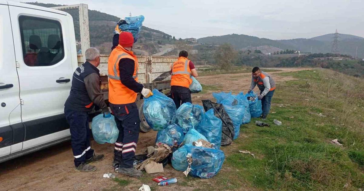 kocaeli korfezde hayvancilar onlarca torba cop topladi zteswmFE.jpg