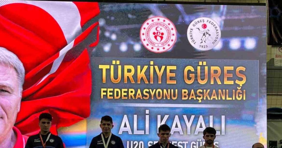 bilecikli milli guresci turkiyede 3 oldu CFDupSbV.jpg