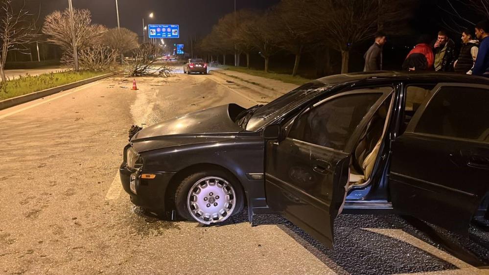 Boluda Hayatta Kalma Mucizesi Iki Agaci Soken Arac Karsi Seride Uctu 1