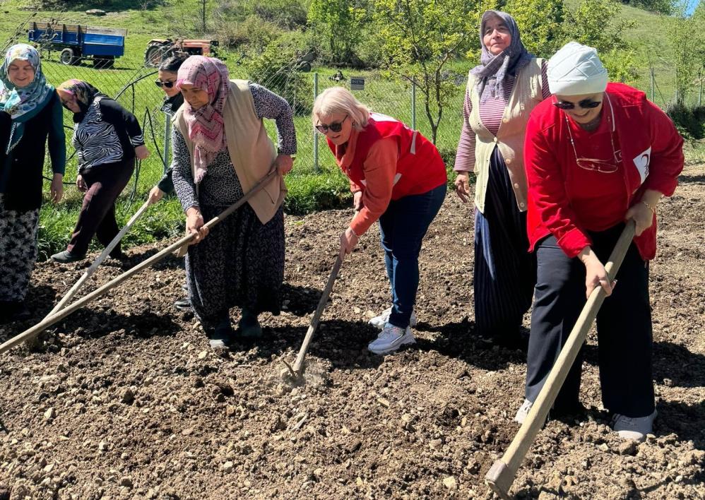 Bolu'da Köylerdeki Anneler Unutulmadı