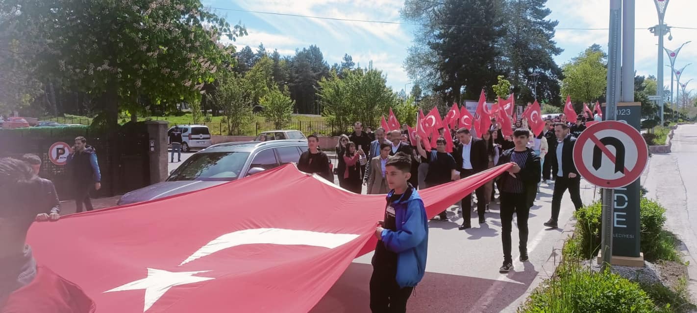 Genclik Gun Boyu Farkli Etkinlikler Yapti 2