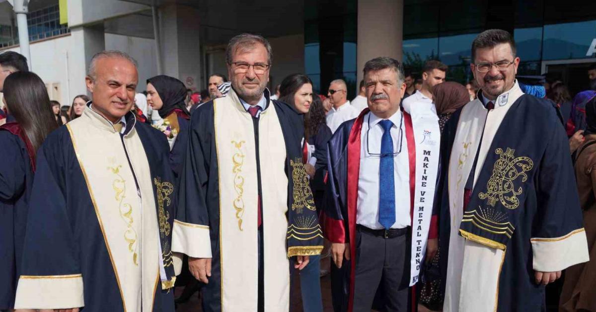 60 yasindaki makinist karabukte universite bitirdi kEMZeP4T.jpg