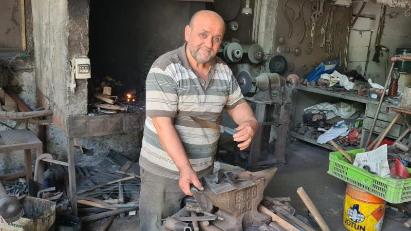 Bolu'dan Zonguldak'a Gidince Görülüyor Yaptığı Bıçaklar Çiviyi Kesiyor 1