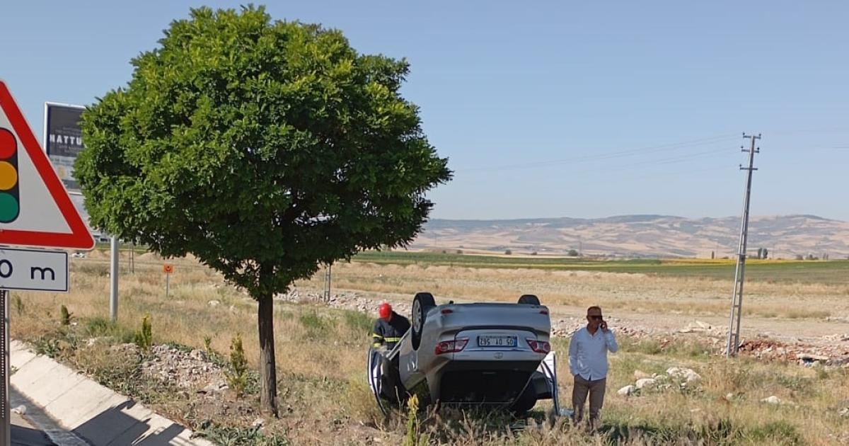 amasya merzifonda otomobil devrildi surucu yaralandi DmG2ZAkR.jpg