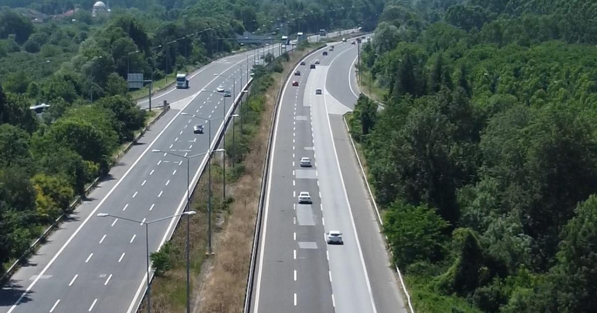 bayram tatili donusu duzcede yol durumu DZjAIZb7.jpg