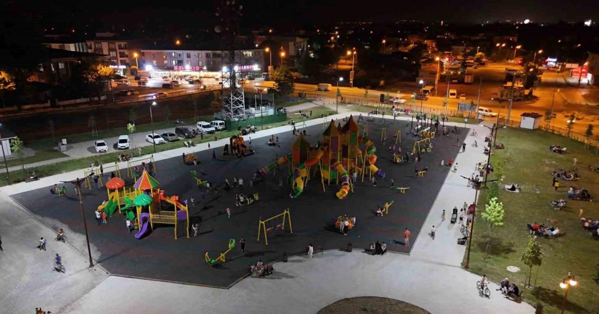 duzcede bulunan park yaz aksamlarinin vazgecilmezi oldu Z6KZEW7h.jpg