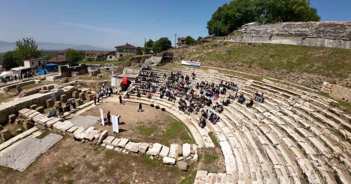 duzcenin antik kentine ziyaretci akini atmosferiyle goz kamastiriyor iK2f9diq.jpg