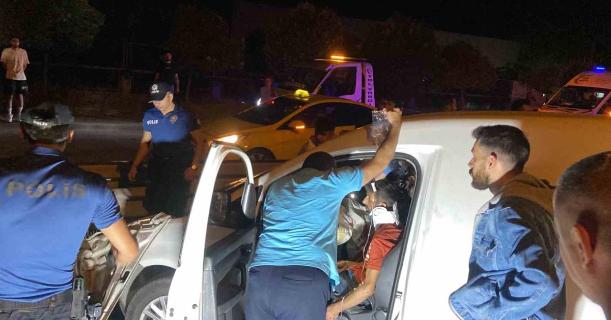 kocaeli cayirovada trafik kazasi 2 yarali gHGvYtey.jpg