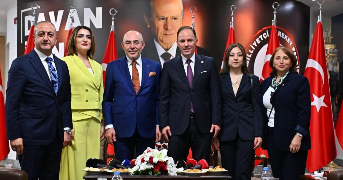 mhp ve chp heyetleri bayramlasti IWn4ssrQ.jpg