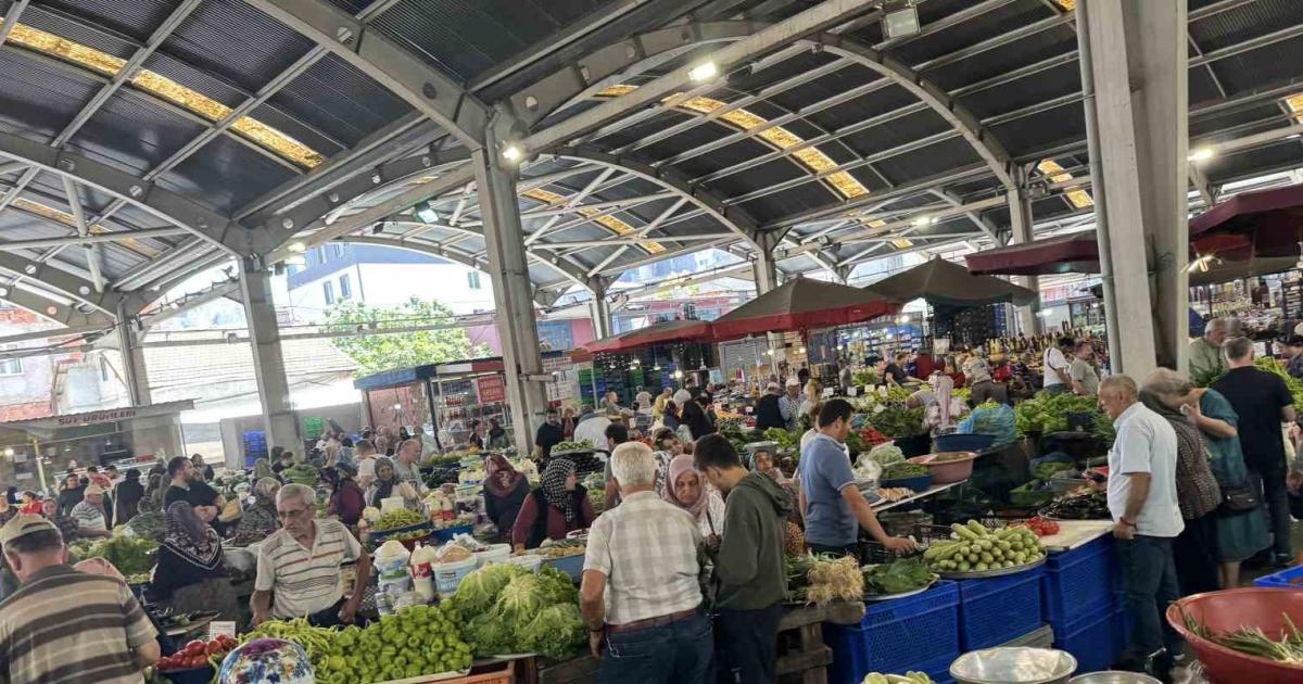 zonguldakta halk pazarina yogun ilgi iste fiyatlar 4L72PlVN.jpg