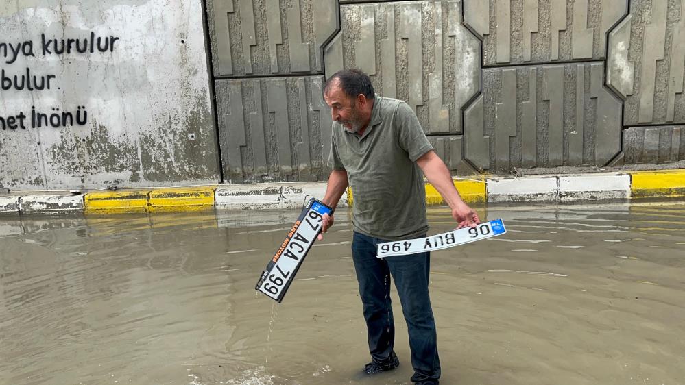 Bolu'da Alt Geçitler Göle Döndü 1