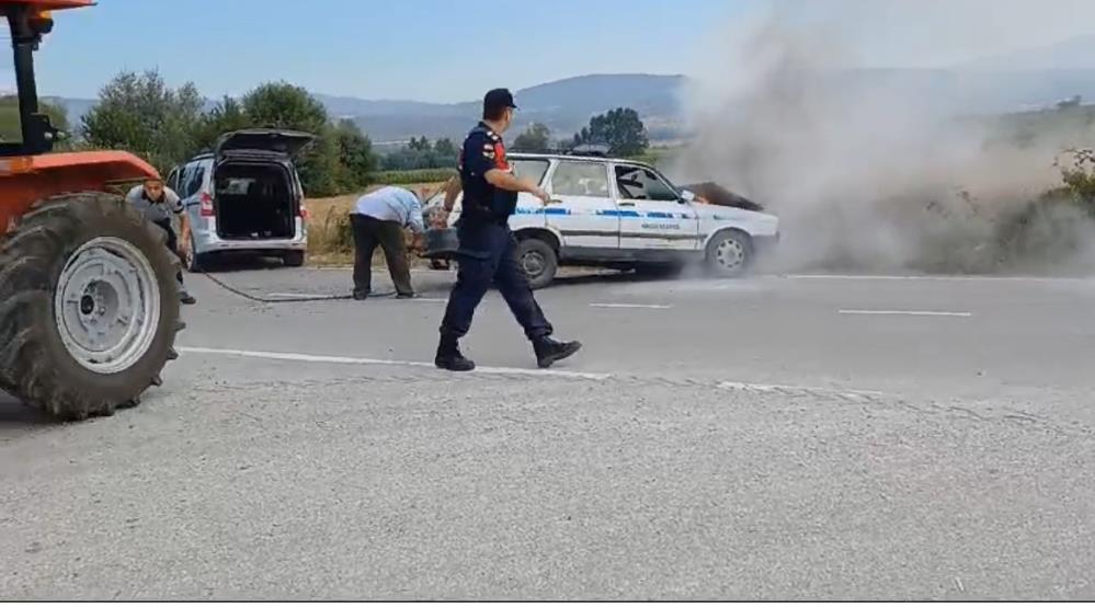 Bolu'da Kaza Yapan Otomobil Alev Aldı 1