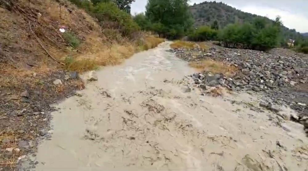 Bolu'da Sağanak Dereleri Taşırdı