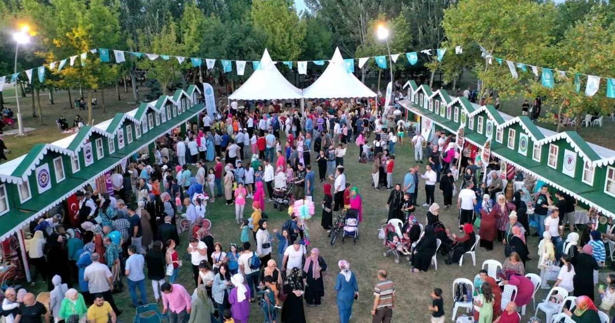 kocaelinin ilcesinde festivale az kaldi 1slUAJBp.jpg