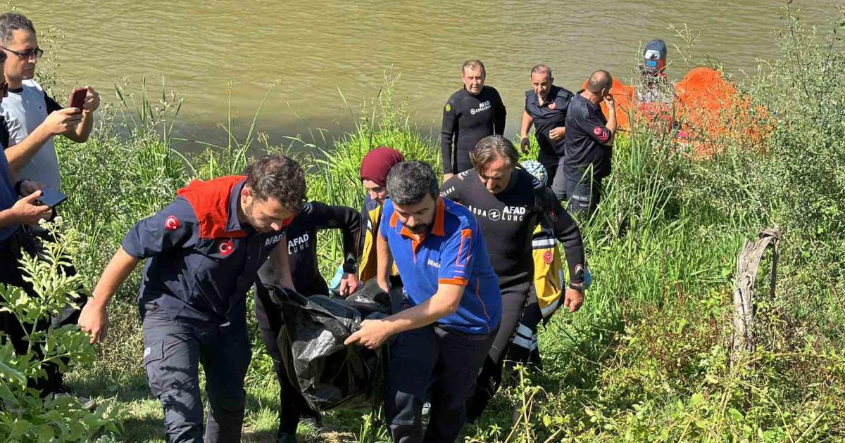 sakarya nehrinde bir cocugun cansiz bedenine ulasildi Yb6UUBYd.jpg