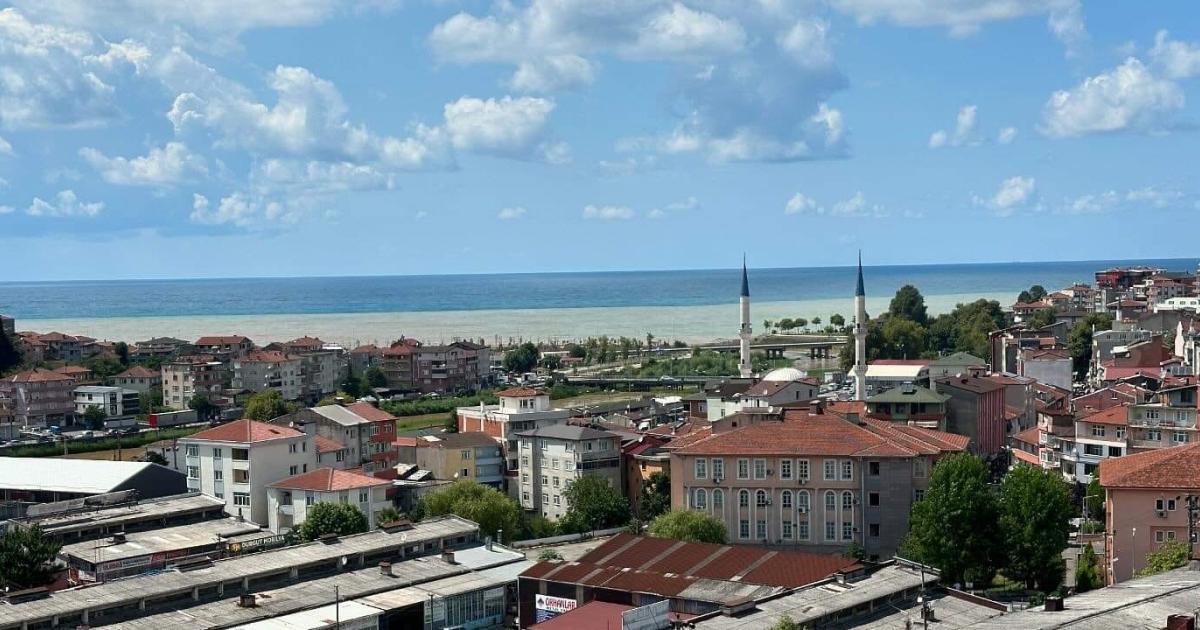 zonguldak alaplida denizin rengi degisti WHs65pId.jpg