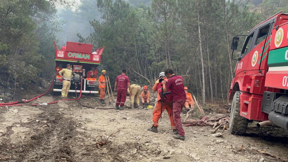 Bolu'da Gönüllüler İşlerini Bırakıp Alevlere Koştu