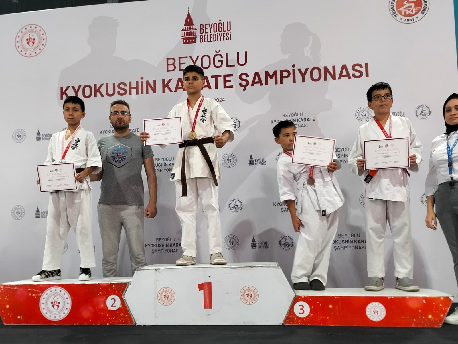 Bolu’nun Sporcuları İstanbul’dan Madalyalarla Döndü