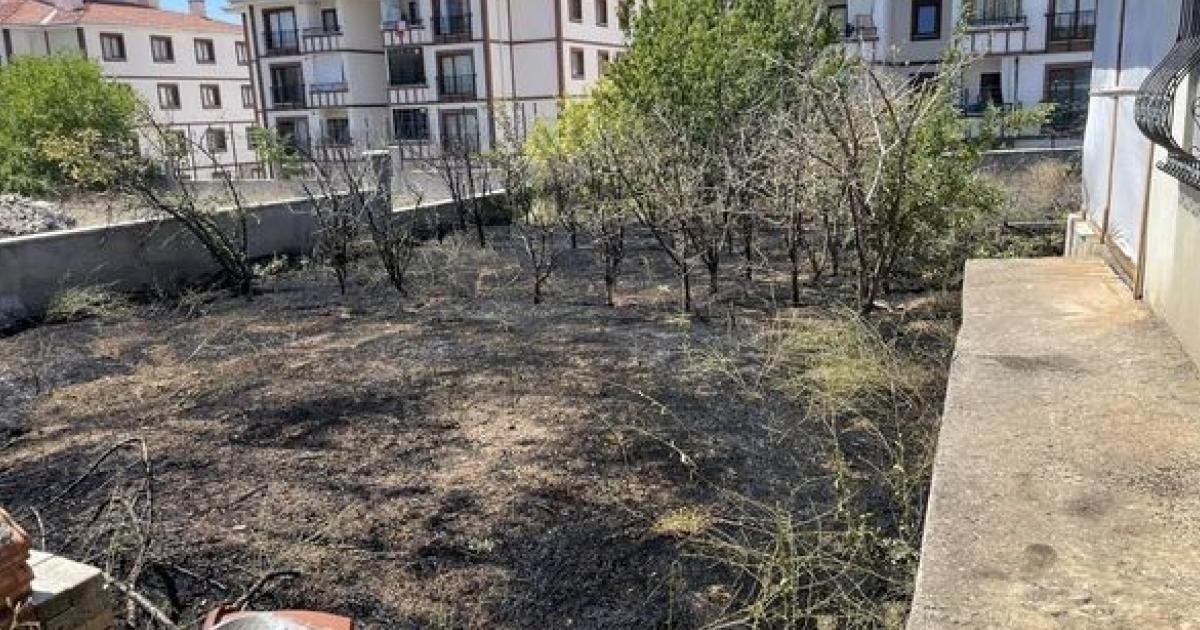 cankiri merkezde korkutan yangin apartmanin bahcesinde cikti mACTJvJr.jpg