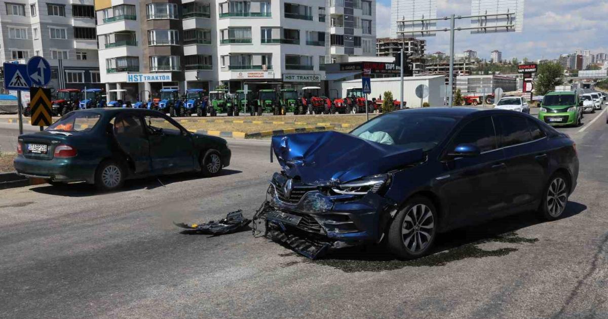 kastamonuda carpistilar 2 kisi yaralandi 44v4sSAL.jpg