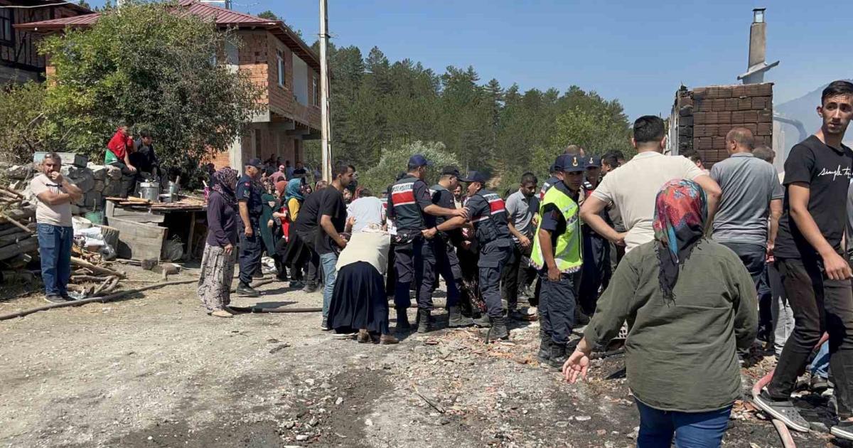 kastamonuda olumlu yangin 16 yasindaki genc hayata veda etti FYqFlmeF.jpg