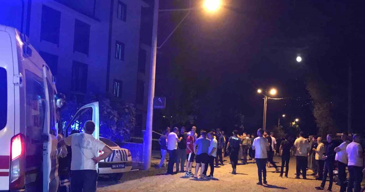 sakarya akyazida kardes kavgasi enisteye sicradi qD7cAYnT.jpg