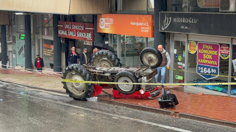 Boluda Traktorun Altinda Kalan Surucu Feci Sekilde Can Verdi 2