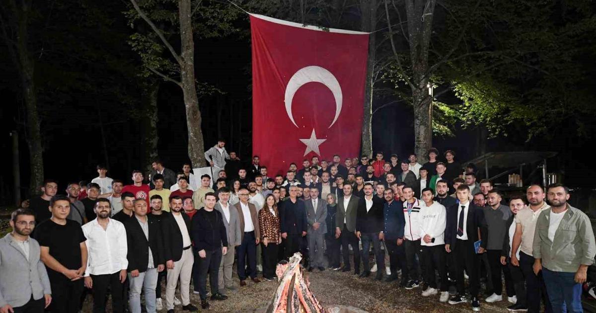 milli egitim bakani yusuf tekin kocaelide genclerle bir araya geldi Q3piVk7U.jpg