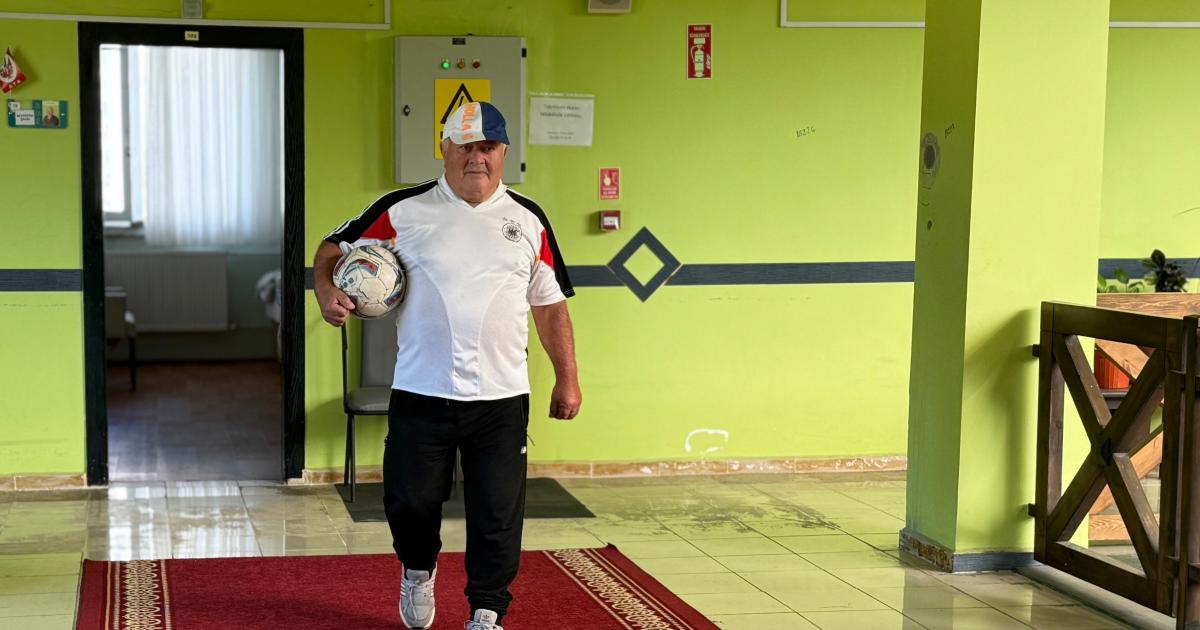 73 yasindaki maradona kamilin futbol aski F2kHOchT.jpg