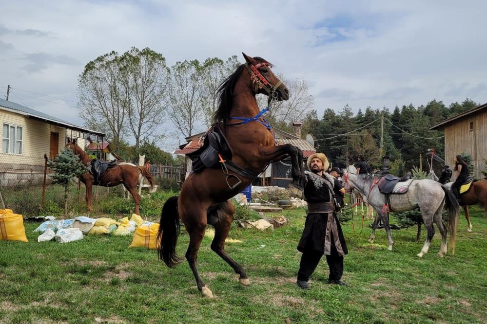 Bolu’da 80 Biniciden Unutulmaz Gösteri