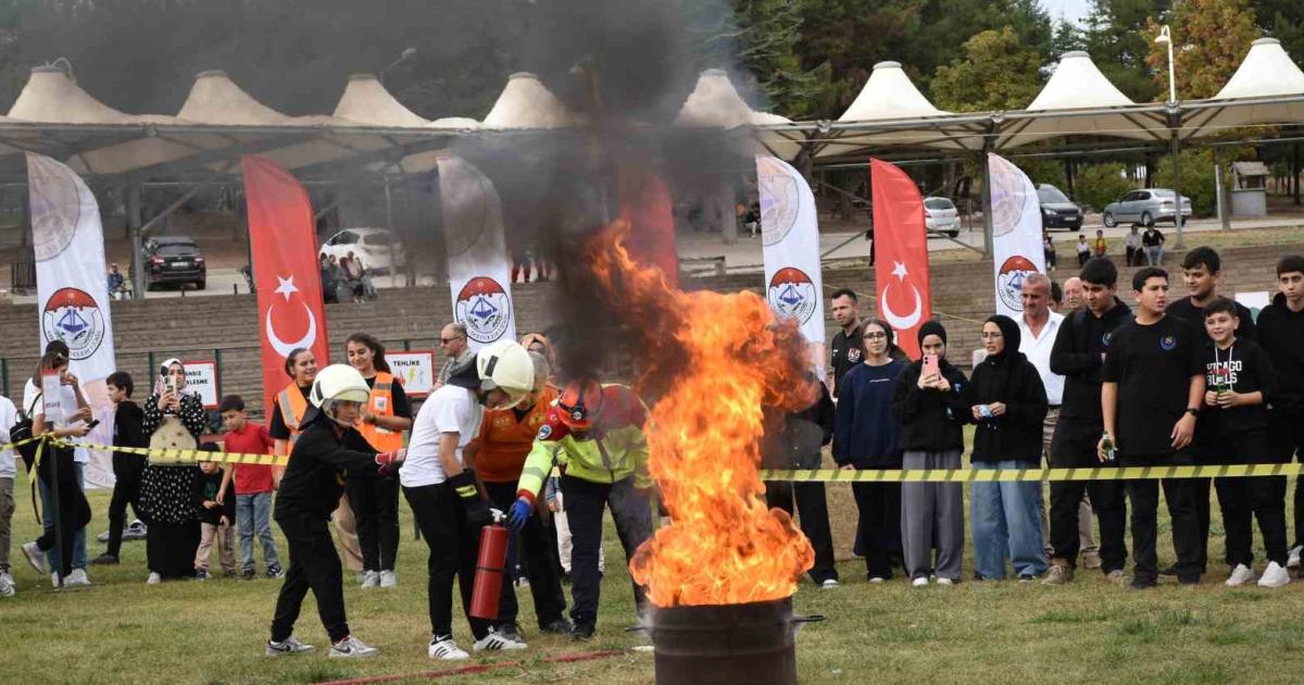 bilecikte afet egitim ve tatbikati gerceklestirildi gercegini aratmadi BA1hO5fO.jpg