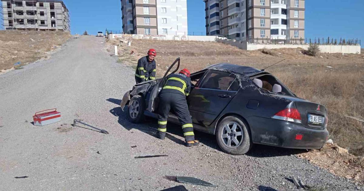 bilecikte ehliyetsiz bir surucu kontrolden cikan araciyla takla atti RWADgDt5.jpg